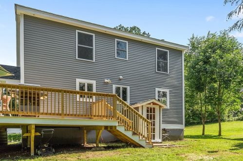 1 James St, Derry NH  03038-4525 exterior