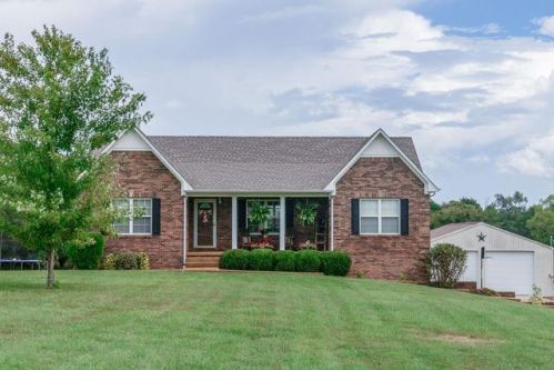 1837 Hayes Denton Rd, Columbia, TN 38401-8248
