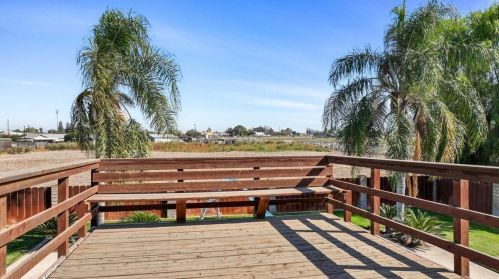 1812 Golf Rd, Turlock CA  95380-9746 exterior
