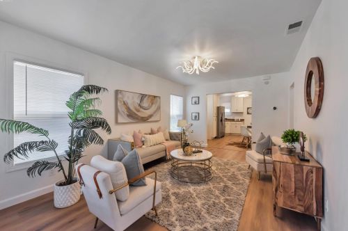 1244 106th Ave, Oakland CA  94603-3814 exterior