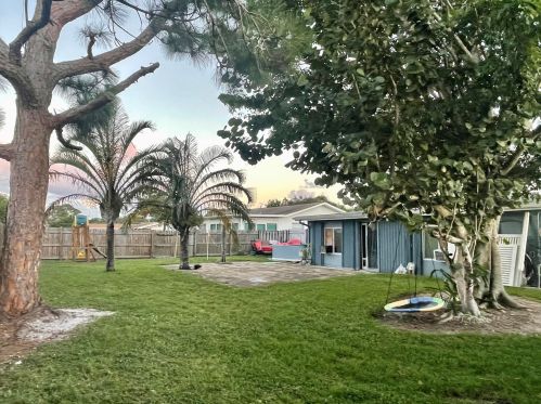 525 Billiar Ave, Fort Pierce FL  34983-8730 exterior