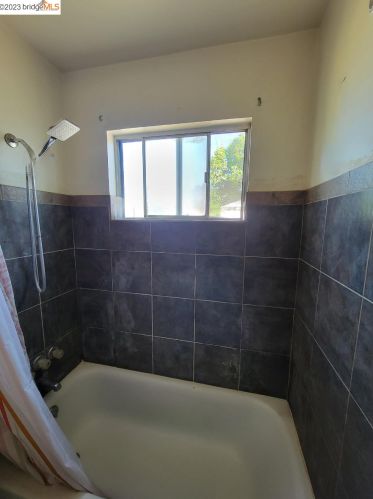 2103 Knox Ave, West Pittsburg CA  94565-4736 exterior