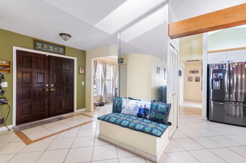 550 Grove Ave, Fort Pierce, FL 34983-2908
