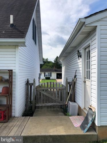 102 Massanutten St, Edinburg VA  22824-9313 exterior