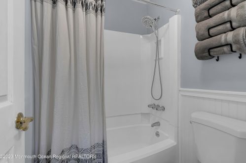 18 Woodmere Ct, East Freehold NJ  07728-4016 exterior