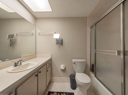 54 Glades Blvd, Naples FL  34112-1038 exterior