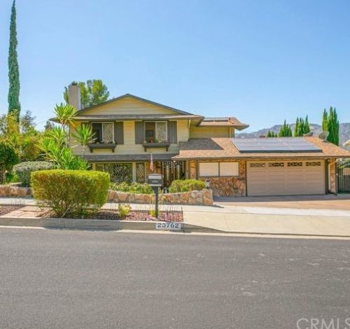 23762 Fambrough St, Santa Clarita, CA 91321-3436
