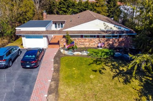 11 Knight Ln, San Remo, NY 11754-2017