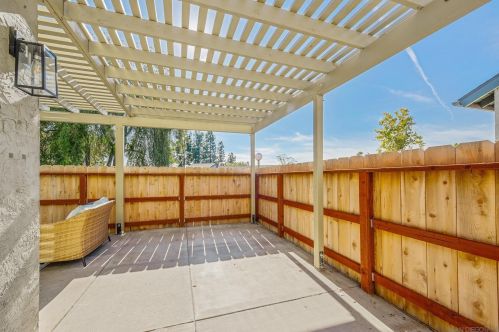 10883 Caravelle Pl, San Diego CA  92124-2048 exterior