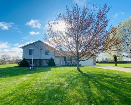 917 Tiller Dr, Valpo, IN 46385-1304