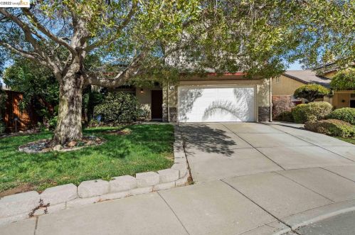 10 Fairside Ct, West Pittsburg, CA 94565-7342