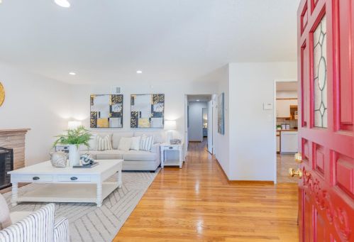 1069 Homestead Rd, Sunnyvale CA  94087-5156 exterior