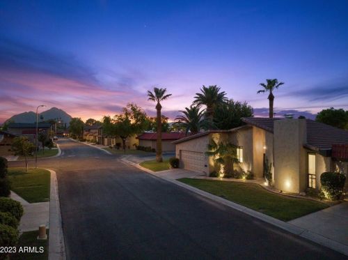 7922 Crestwood Way, Scottsdale AZ  85250-7628 exterior