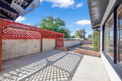 44035 Cedar Ave, Lancaster CA  93534-4422 exterior