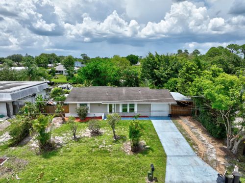 622 Degan Dr, Fort Pierce, FL 34983-2721