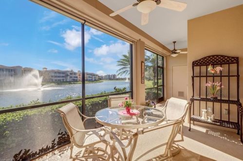 710 Regency Reserve Cir, Naples, FL 34119-2320