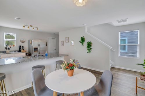 23 Island Breeze Ln, Beaufort SC  29907-1679 exterior