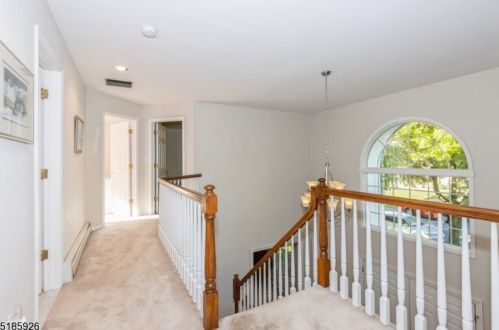 5 Shirewood Dr, Scotch Plains NJ 07076-2513 exterior