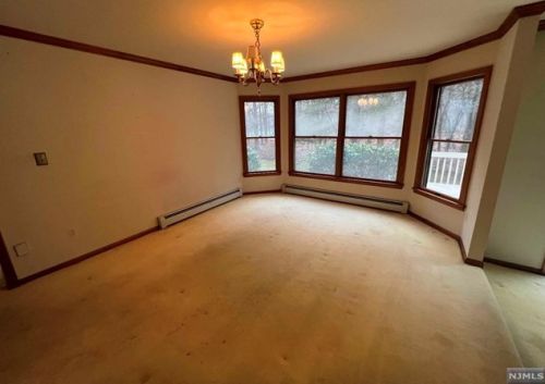 61 Bentley Dr, Franklin Lakes NJ  07417-1942 exterior