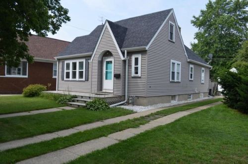 7712 27 Ave, Kenosha WI  53143-5613 exterior
