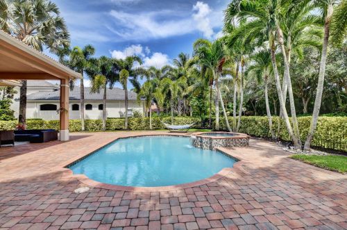 8696 Valhalla Dr, Delray Beach FL  33446-9568 exterior