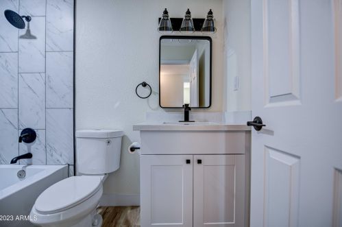 5813 37 Ave, Phoenix AZ 85053-4620 exterior