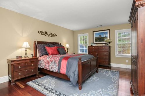 77 Tackora Trl, Ridgefield CT  06877-3028 exterior