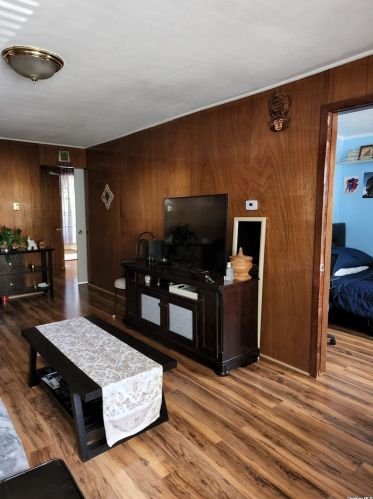 25 Bonta St, Floral Park NY  11003-2104 exterior