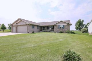 916 Mack Ln, De Forest, WI 53532-0907
