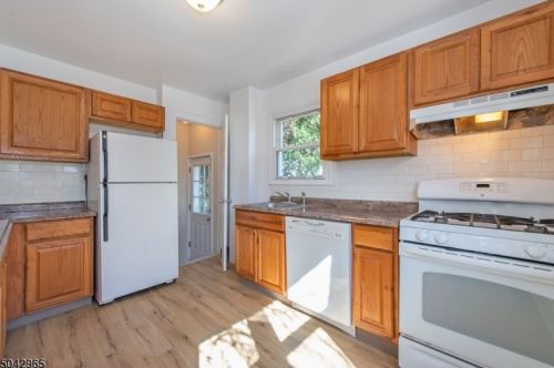 16 Briant Ave, Greystone Park NJ  07950-1724 exterior