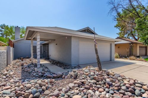 1951 Illinois St, Chandler, AZ 85225-7074
