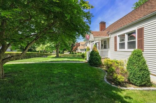 139 Arthur Ave, Thornwood, NY 10594-1655