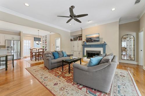 1811 Forest Meadow Ln, Richardson TX  75081-2166 exterior