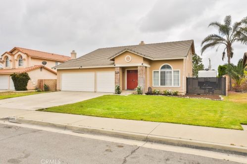 2855 Fairview Dr, Rialto, CA 92377-3425