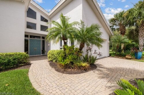 433 Crestwood Ln, Naples, FL 34113-8456