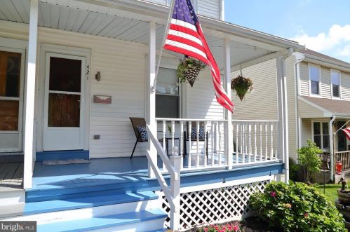421 3rd Ave, Parkesburg, PA 19365-1405