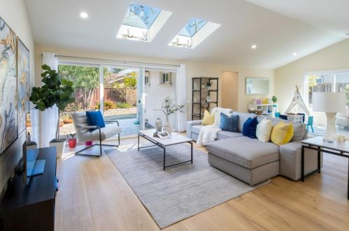 1466 Hollenbeck Ave, Sunnyvale CA  94087-4238 exterior