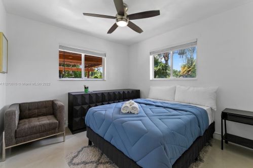 1124 13 Ter, Hollywood FL 33019-3115 exterior