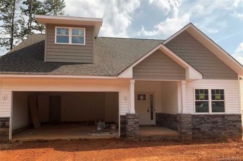 1211 Robinhood Ln, Kannapolis, NC 28081-5726