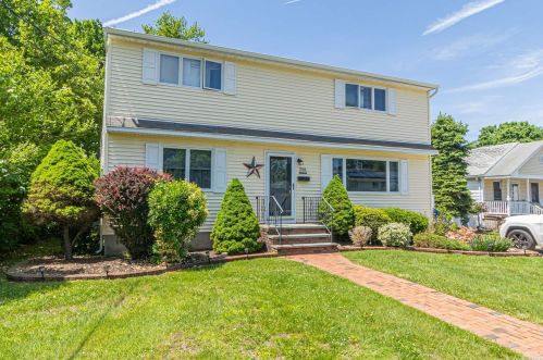 258 Irving Ave, Deer Park, NY 11729-2217
