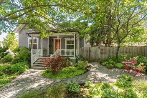 946 B St, Ashland, OR 97520-2032