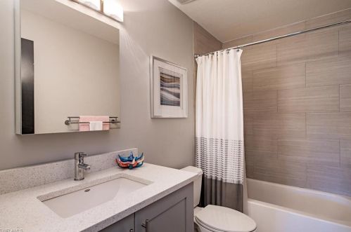 298 Emerald Bay Cir, Naples FL  34110-8608 exterior