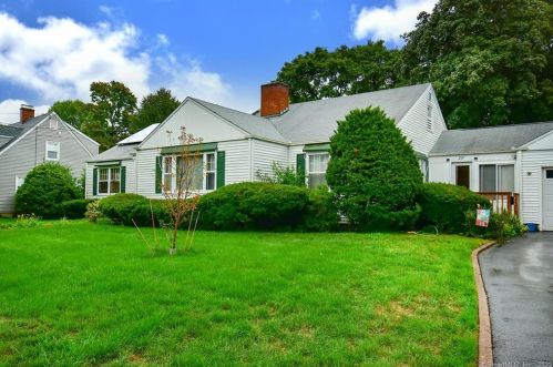 219 Parker St, Manchester, CT 06040-4426