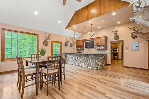 3655 Sandy Hill Rd, Gibsonia, PA 15044-9150