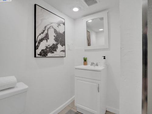 807 46th St, Oakland CA 94608-3418 exterior