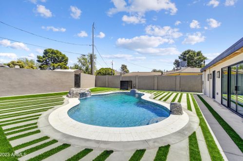 7321 11th Pl, Phoenix AZ  85020-5017 exterior