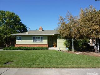 1012 Eunice Ct, Woodland, CA 95695-4615