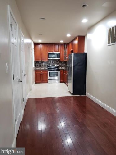 2811 Cantrell St, Philadelphia, PA 19145-2412
