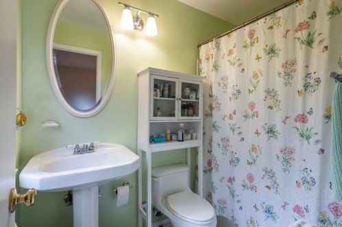 129 Brush Hollow Cres, Rye Brook NY  10573-1630 exterior