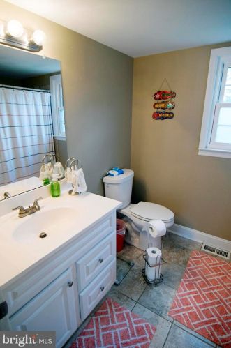 6 Fillmore Pl, Lawrence Township NJ  08648-4338 exterior